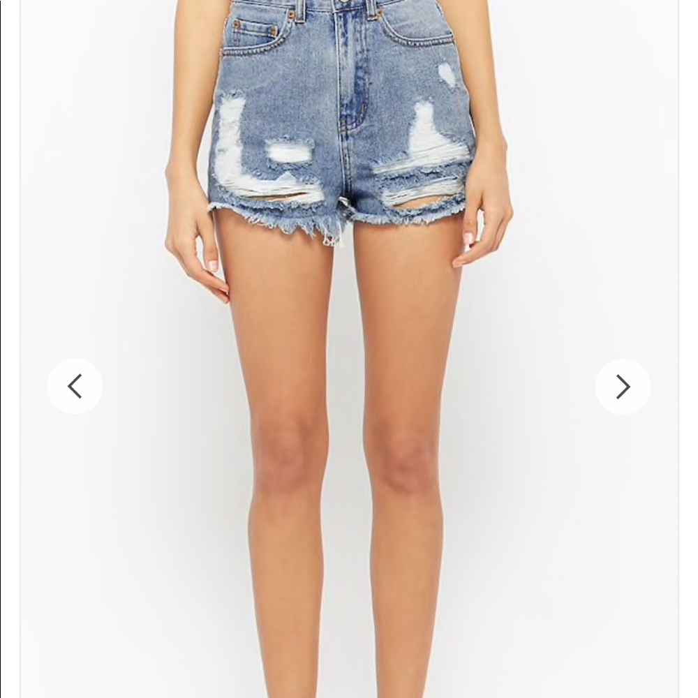 Levi’s wedgie distressed Denim Shorts-size 26